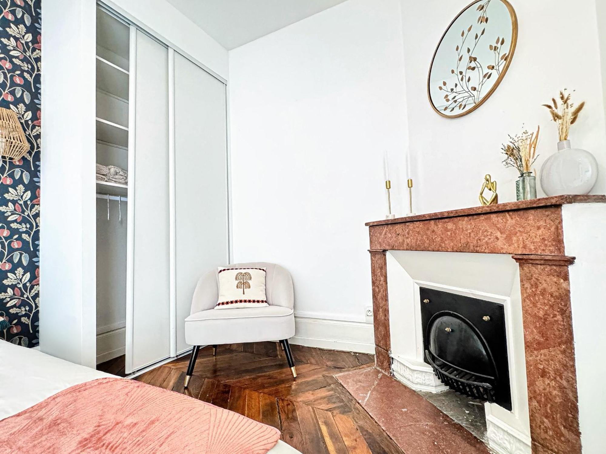 Suite Flamenco Oullins Extérieur photo